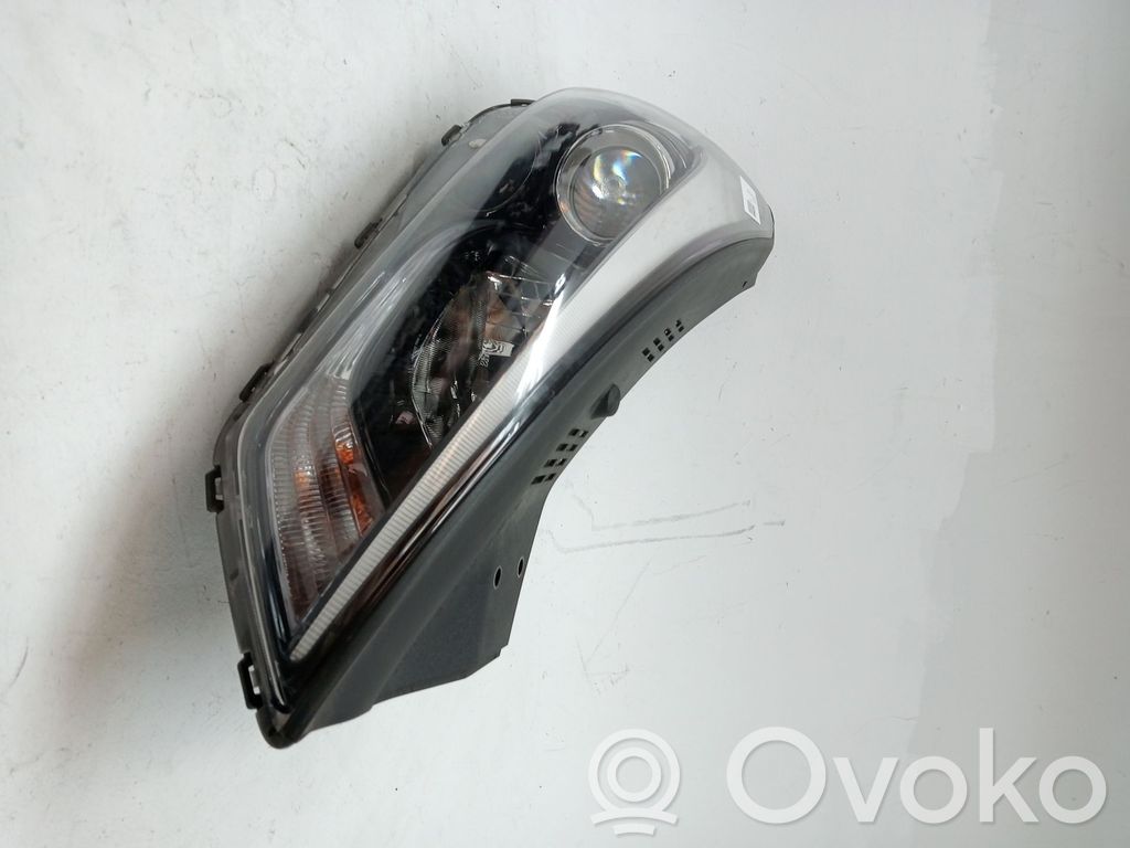 Phare frontale   92102D7100