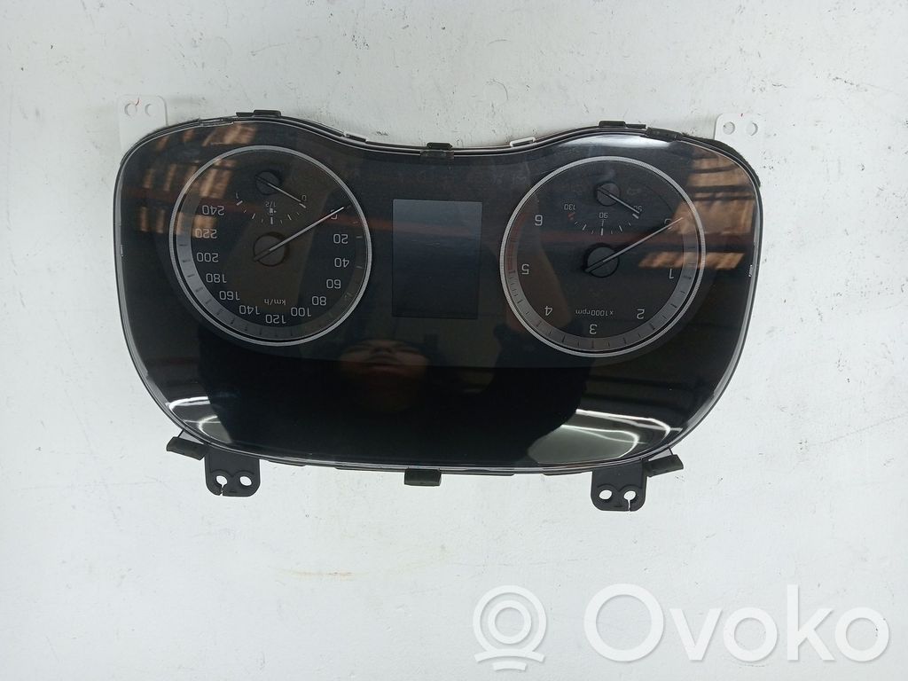 Geschwindigkeitsmesser Cockpit   94003D7730