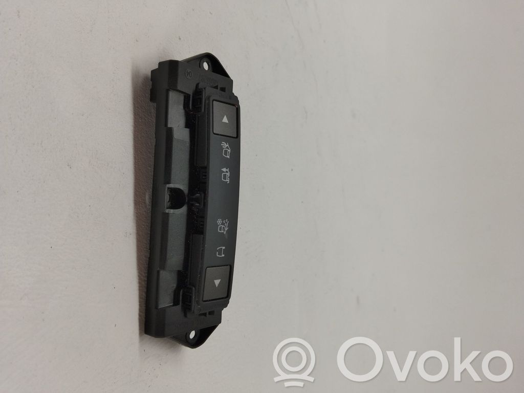 Central body control module   LR047364,EJ3214B596AB