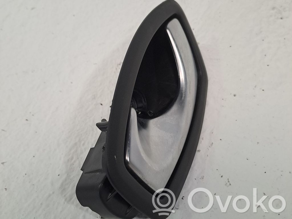 Manecilla interna puerta trasera   826733874R
