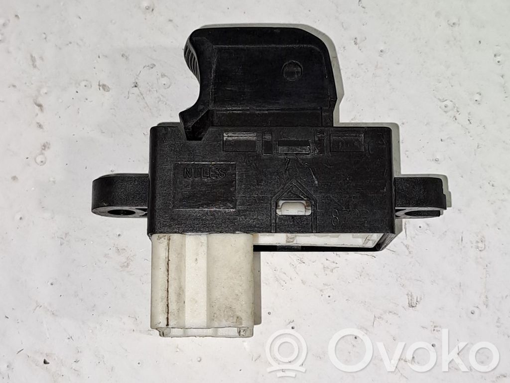 Interruptor del elevalunas eléctrico   83071FG110