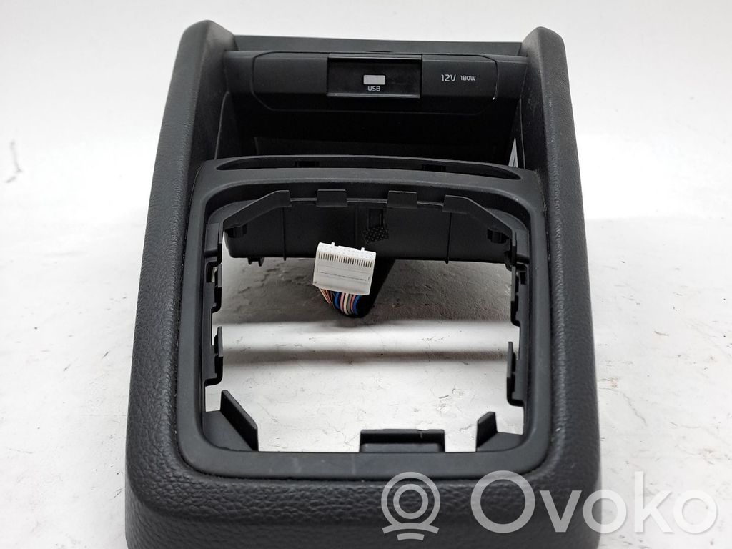 KIA Stonic Centrālā konsole 