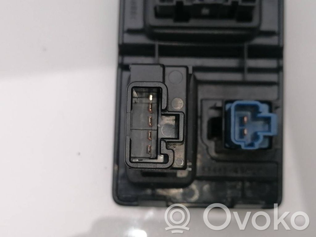 Lexus RX III Pulsanti/interruttori sul volante 