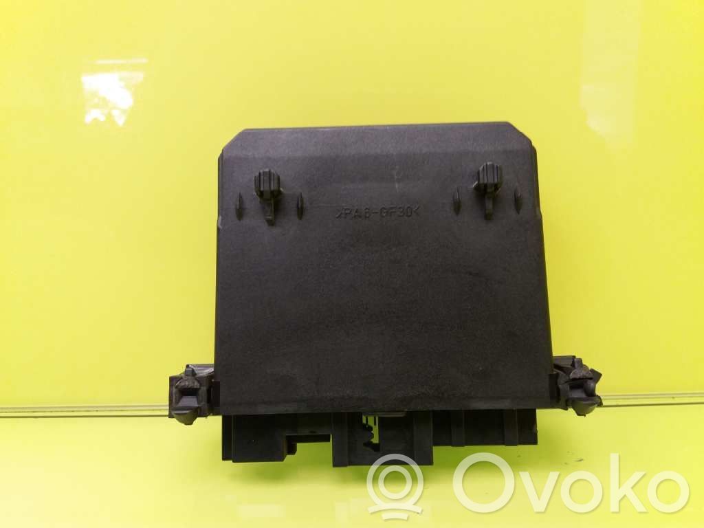 Mercedes-Benz C W203 Modul de control caroserie central