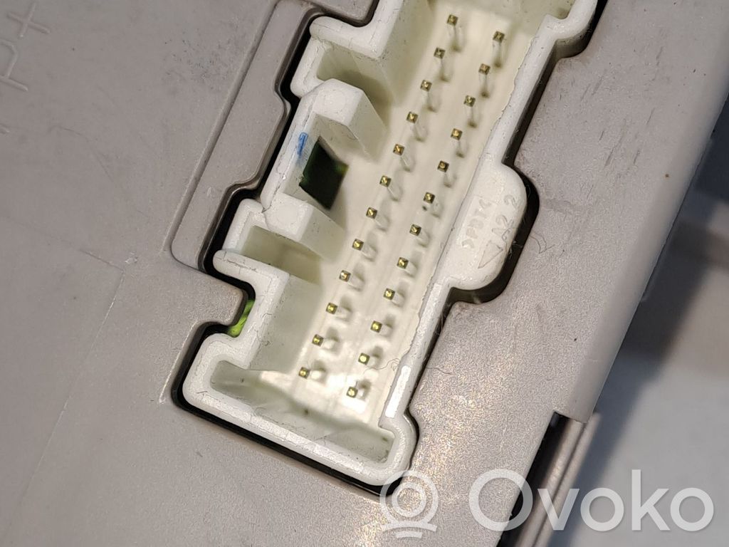 Unidad de control/módulo de carrocería central   EH6267560E