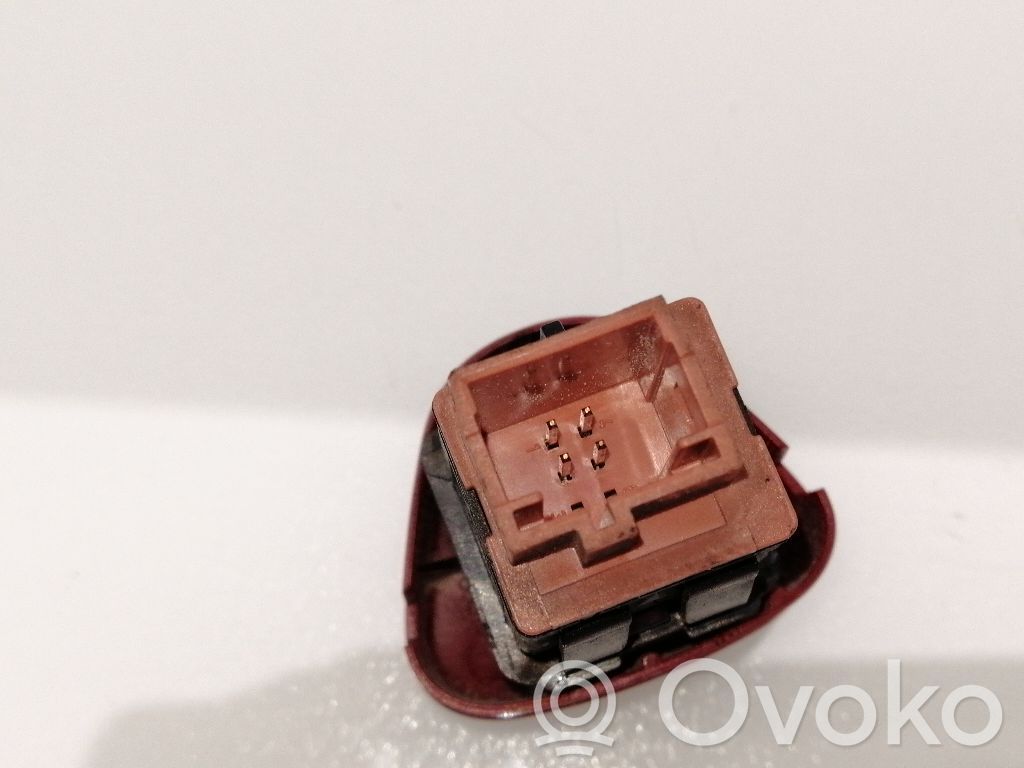 Avārijas lukturu slēdzis   6554L8