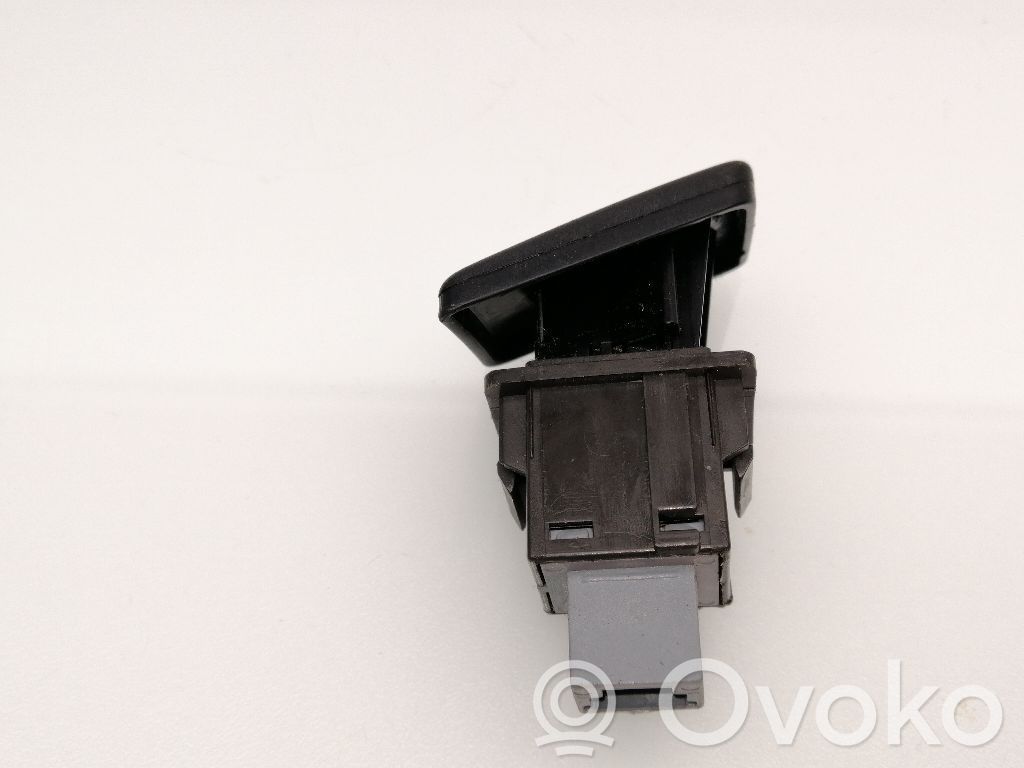 Schalter Warnblinkanlage   843320D020