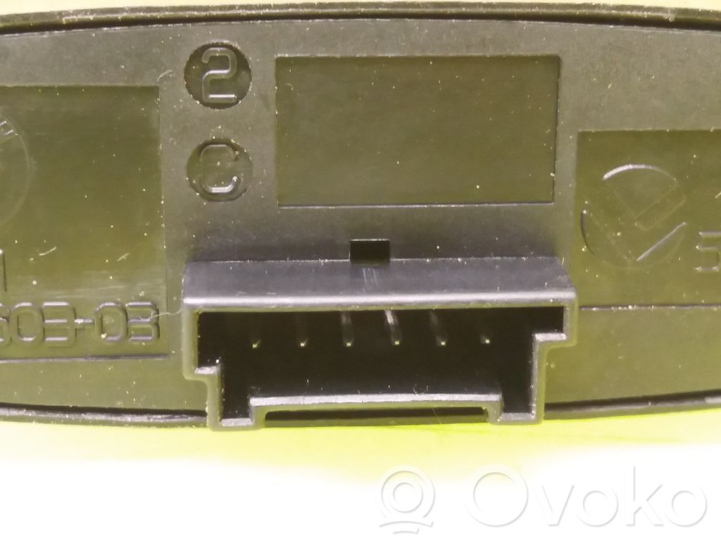 Comutator lumini pericol   61319196712,549529100,694560303