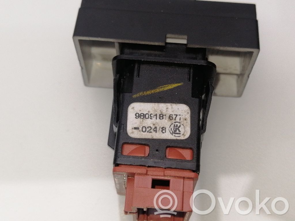 Botón interruptor de luz de peligro   9809181677,98091816ZD