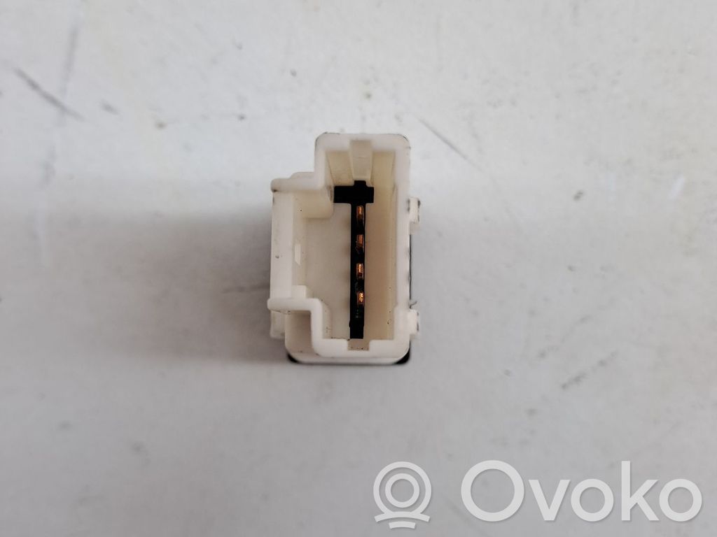 Botón interruptor de luz de peligro   25290JD000