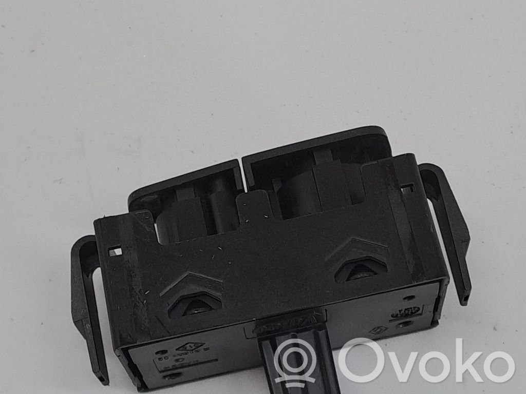 Botón interruptor de luz de peligro   252905668R