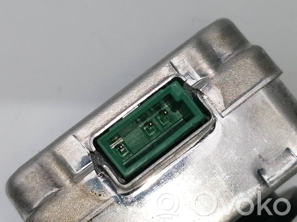 Etuajovalon polttimo   D3S
