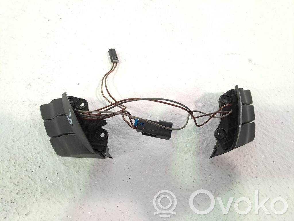 Chevrolet Meriva Pulsanti/interruttori sul volante 
