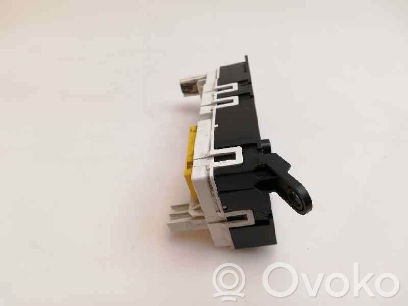 Head up display screen   2M5T10D885FA,1338577