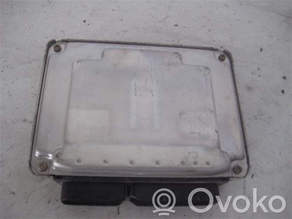 Unité de commande, module ECU de moteur   038906012AT,0281010062