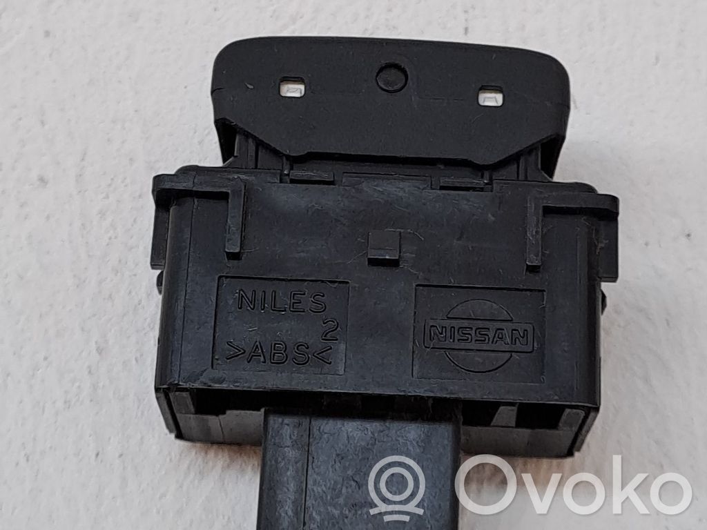 Unidad de control/módulo de carrocería central   252105X00A