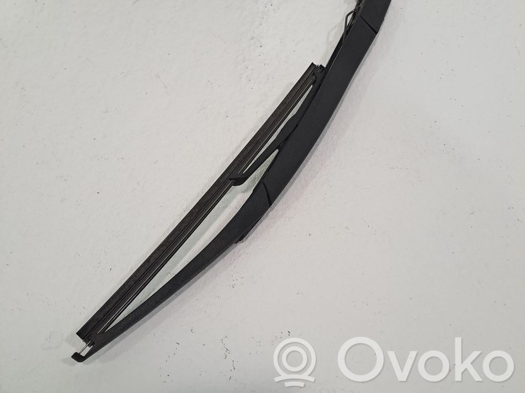 Brazo del limpiaparabrisas trasero   55703093