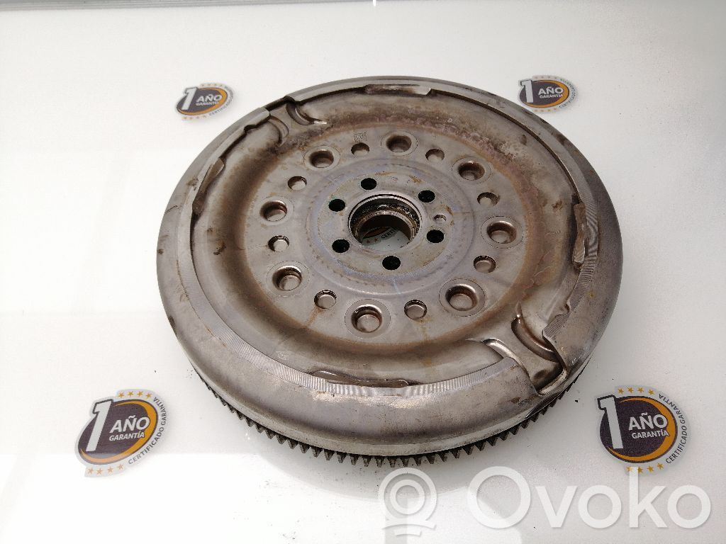 Volante motor   04C105266E