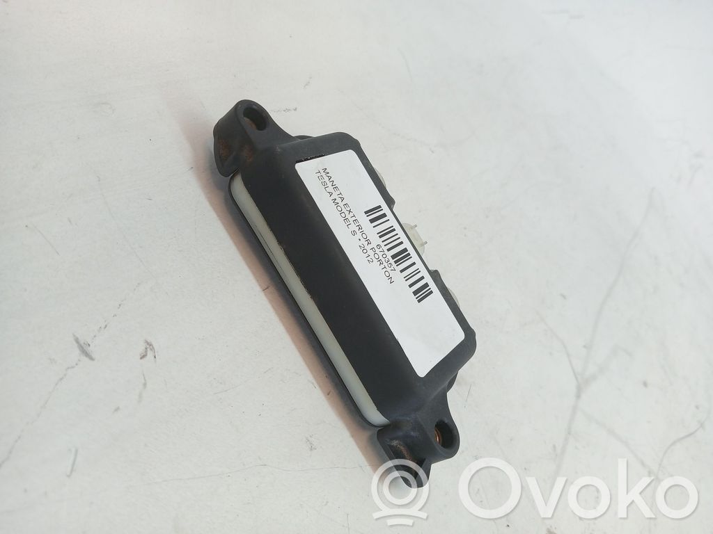 Tailgate trunk handle   100728500C,169378500A