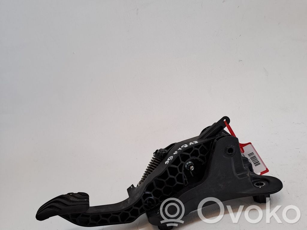 Pedal de embrague   465034119R