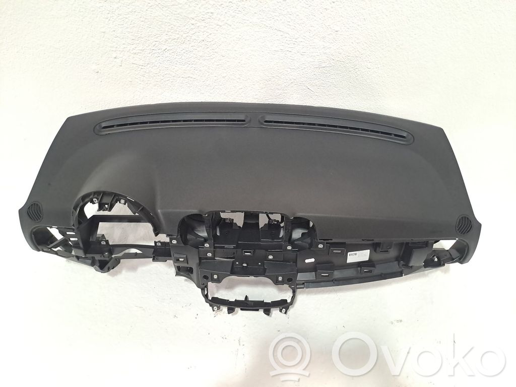 Dashboard   735640004,52221714