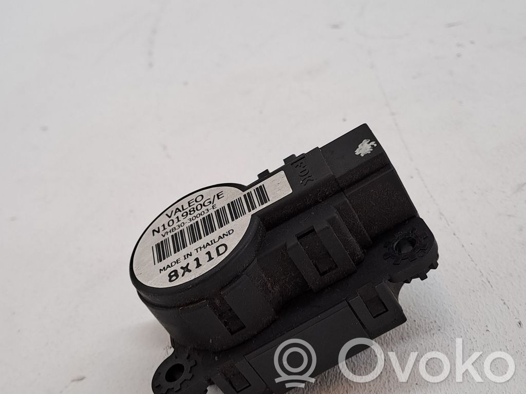 Renault Megane III Unidad de control/módulo de carrocería central 