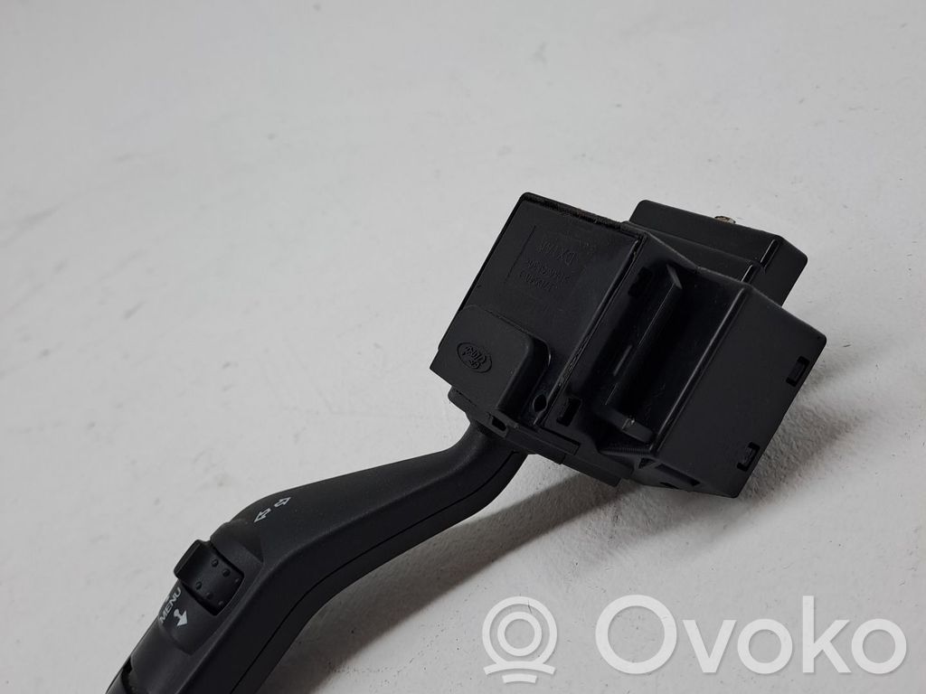 Suuntavilkun vipu   1362588,4M5T13335BD