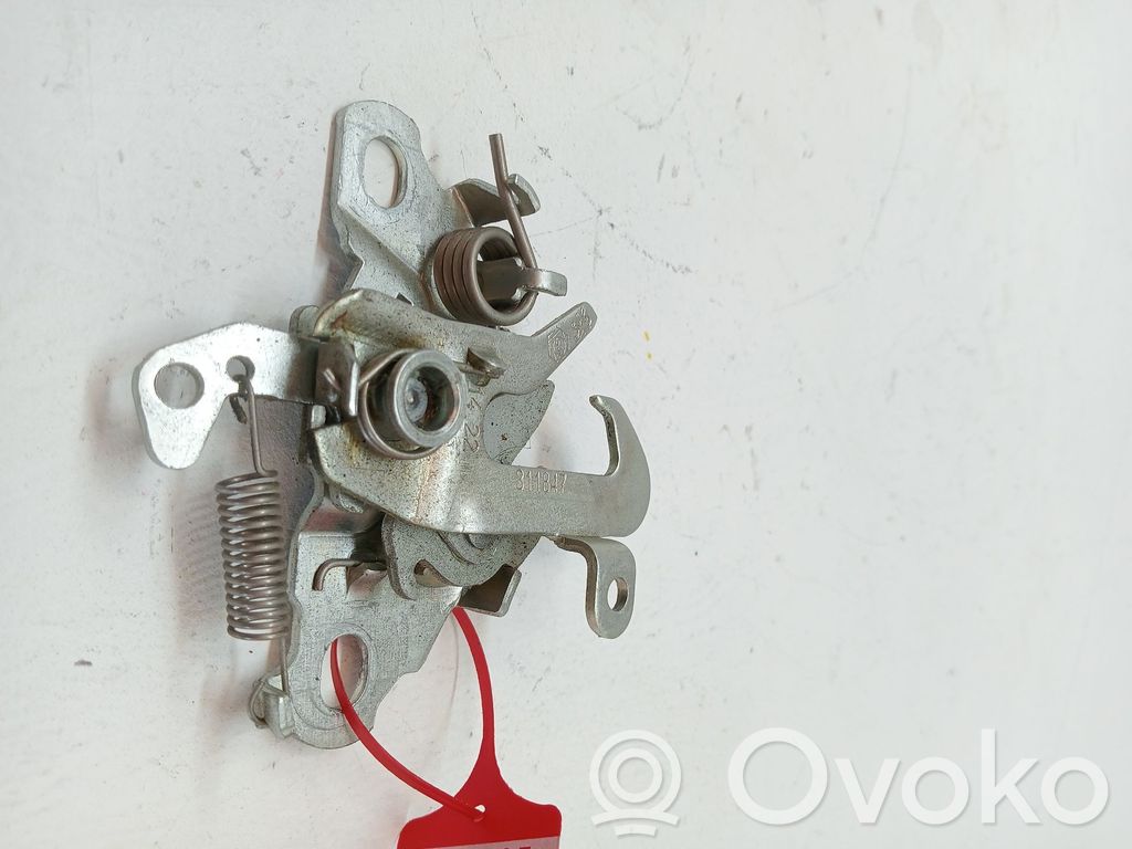 Opel Crossland X Tie down hook / loop 