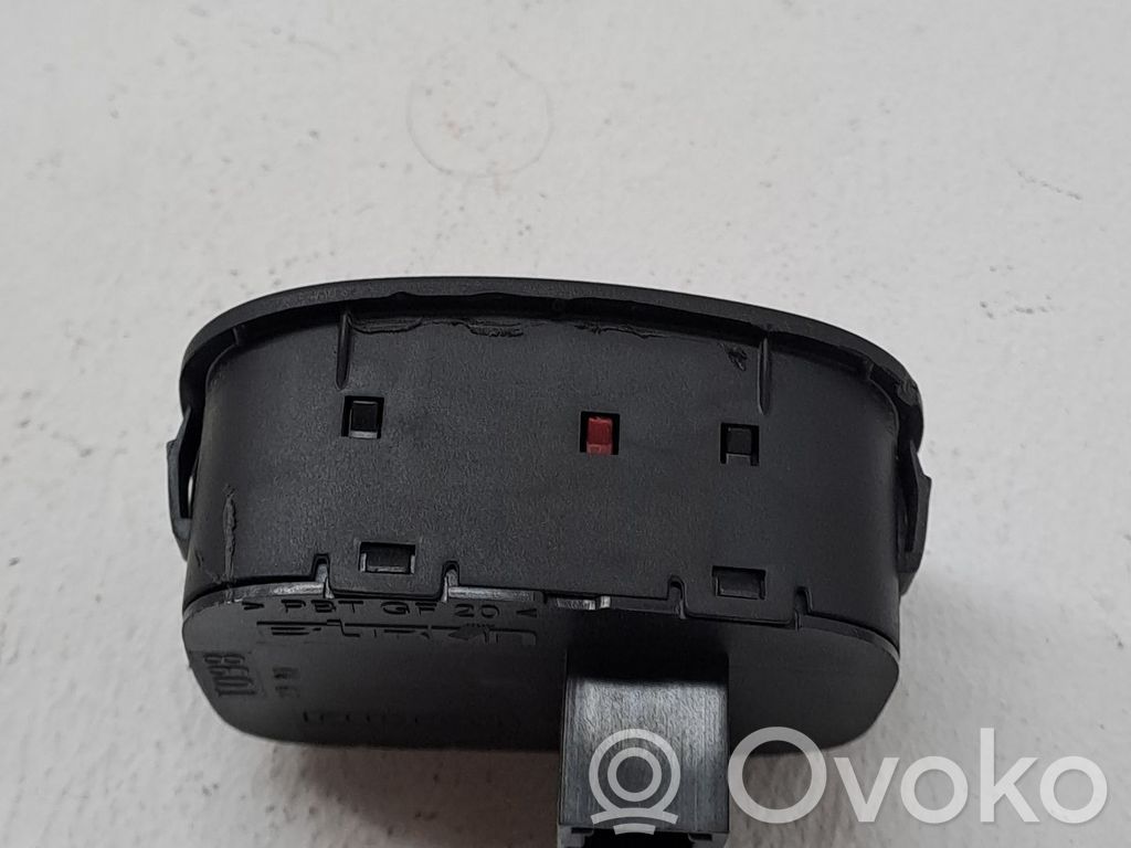Peugeot Bipper Botón interruptor de luz de peligro 