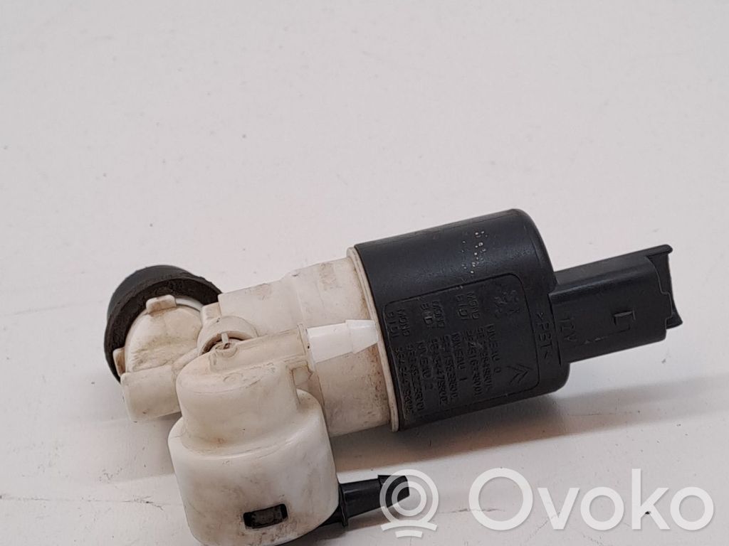 Windscreen/windshield washer pump   643498
