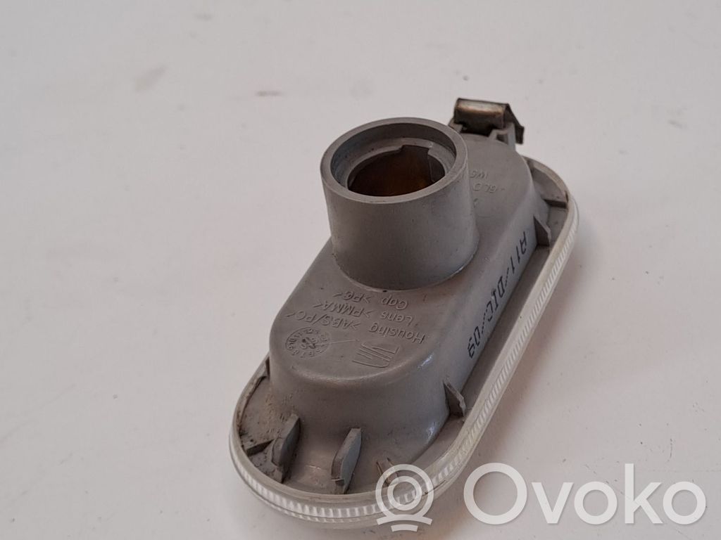 Seat Exeo (3R) Feu clignotant répétiteur d'aile avant