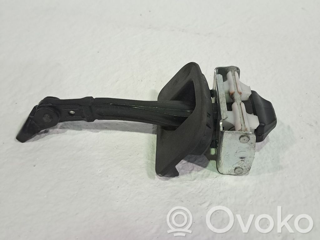 Ford Focus Etuoven pidätin 