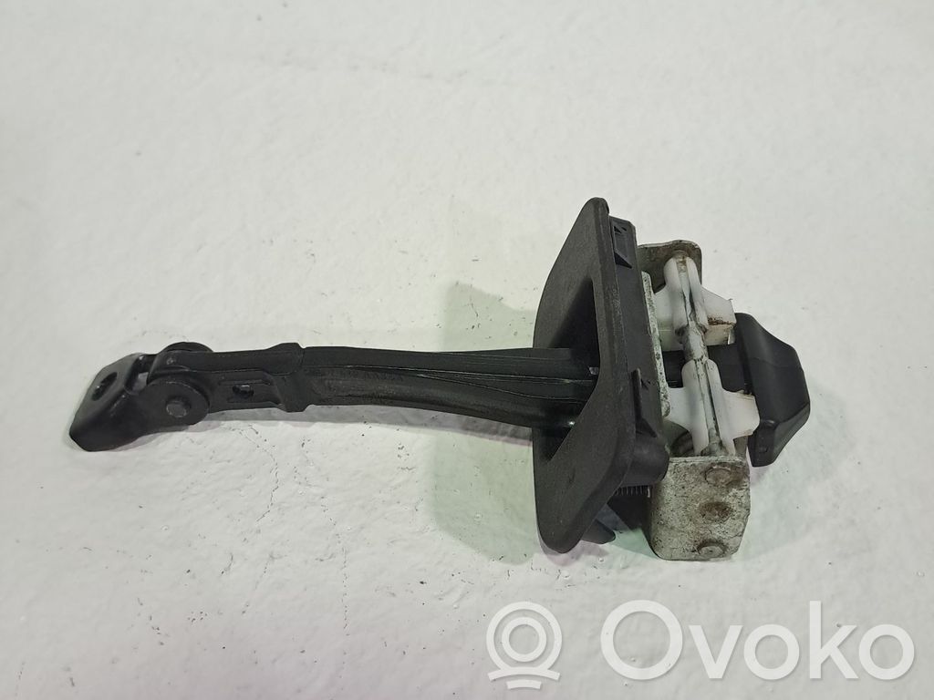 Ford Focus Etuoven pidätin 