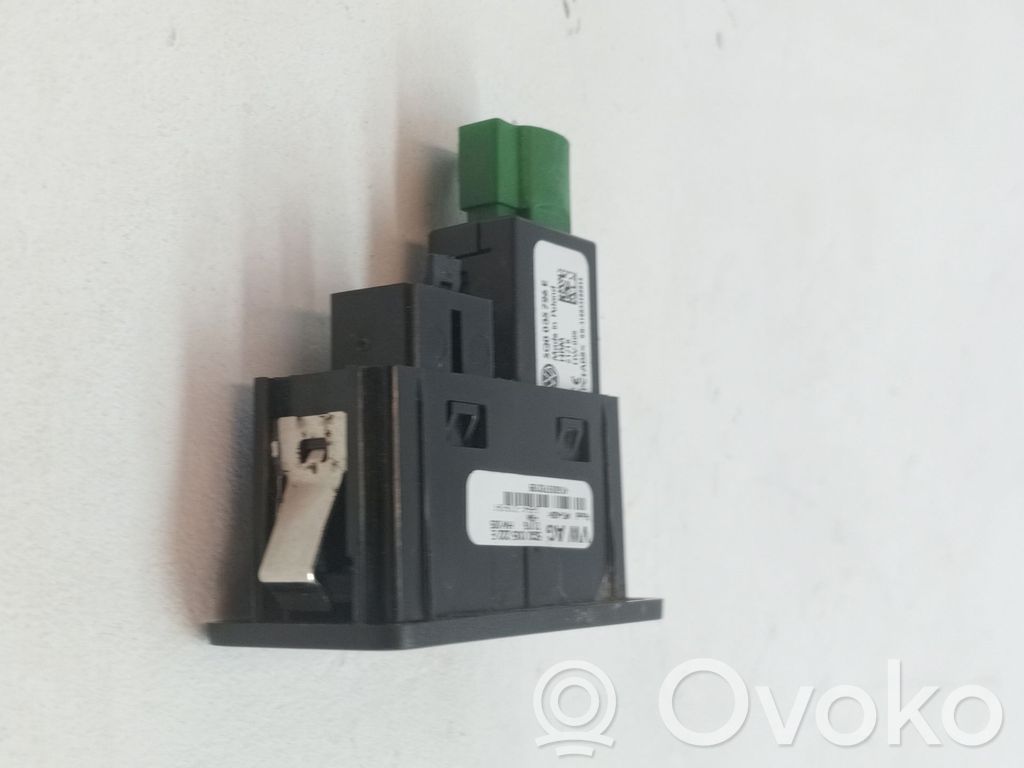 Volkswagen Golf VII Modul de control caroserie central 