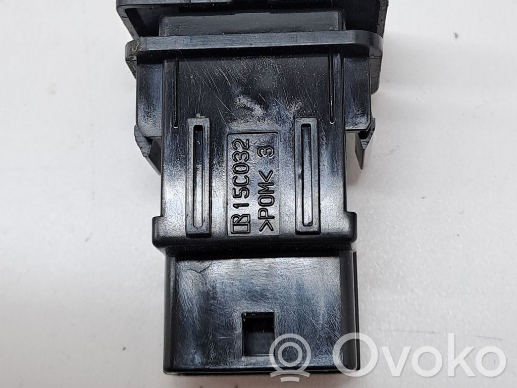 Central body control module   15C032,849880D010