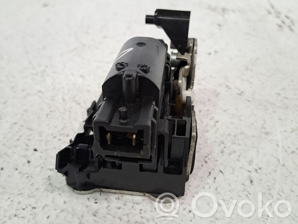 Dacia Dokker Etuoven lukko 