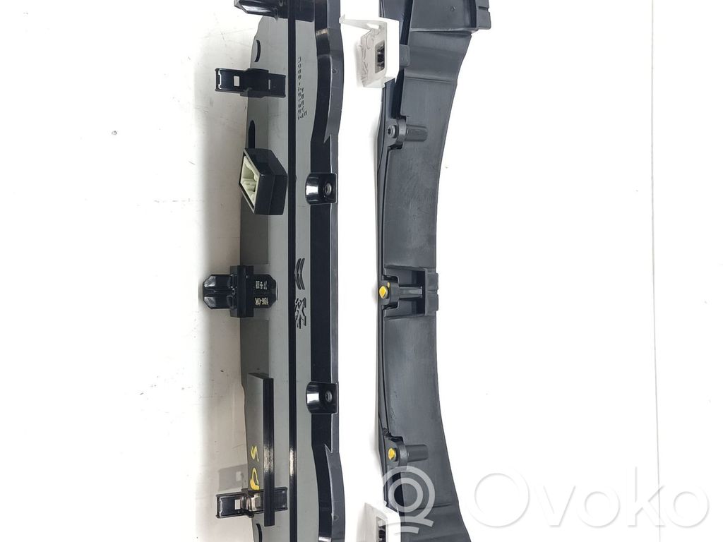 Tachimetro (quadro strumenti)   SU001A7535,9823961080