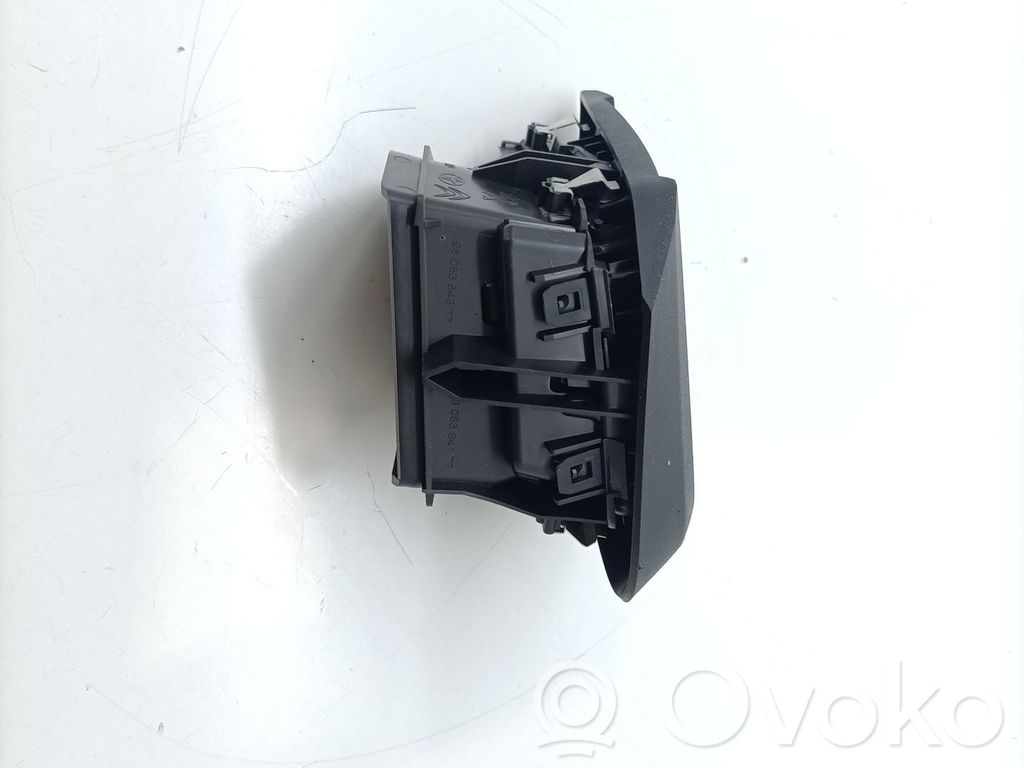 Toyota Proace Dysze / Kratki środkowego nawiewu deski rozdzielczej