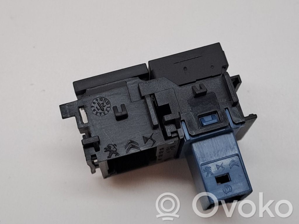 Citroen Berlingo Unidad de control/módulo de carrocería central 