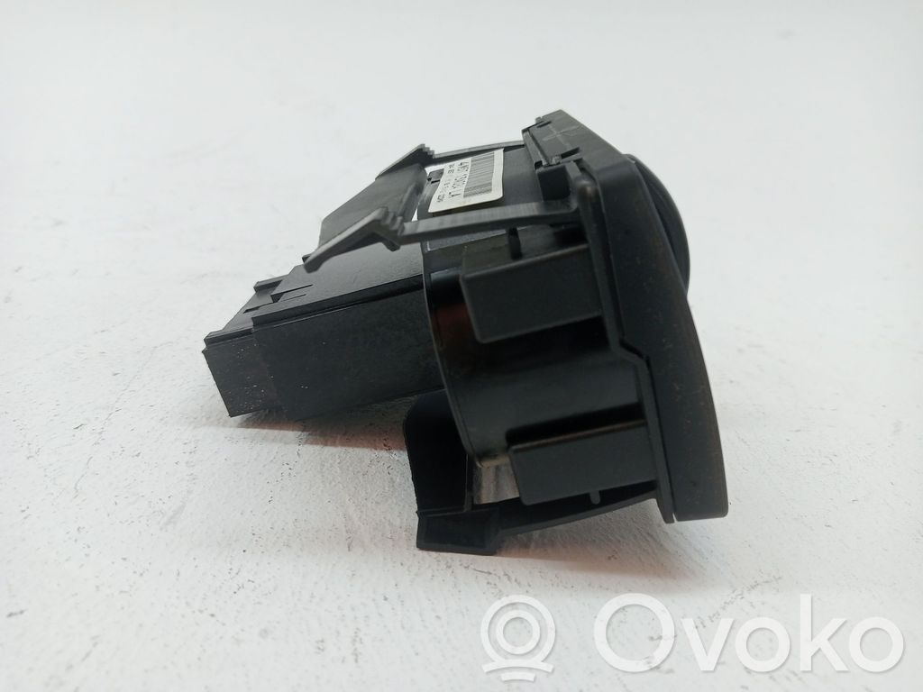 Light switch   1323823,4M5T13A024EA