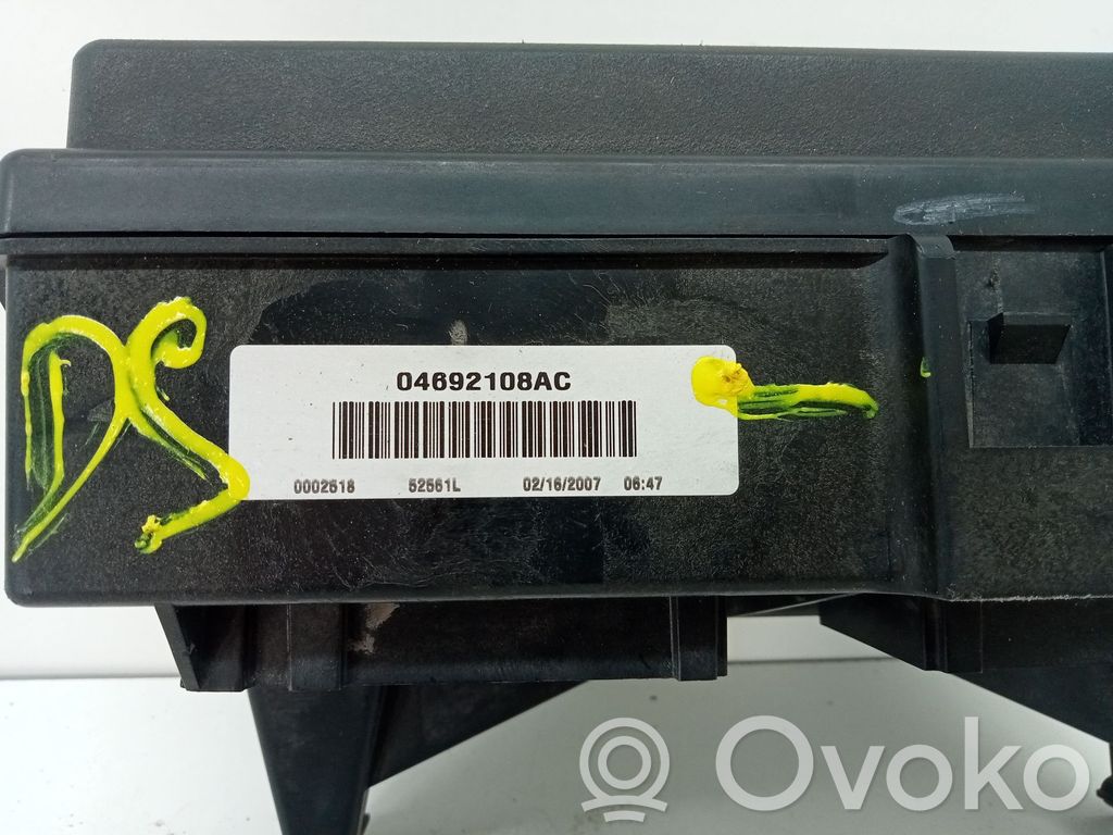 Jeep Grand Cherokee (WK) Sulakemoduuli 