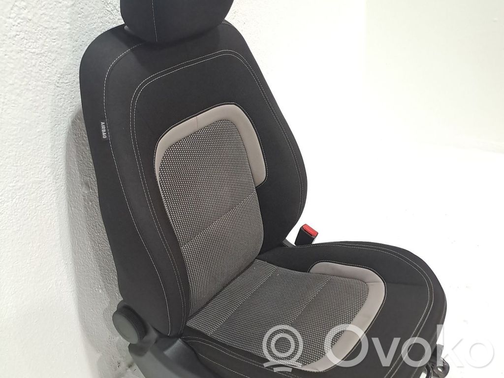 KIA Ceed Etumatkustajan istuin 