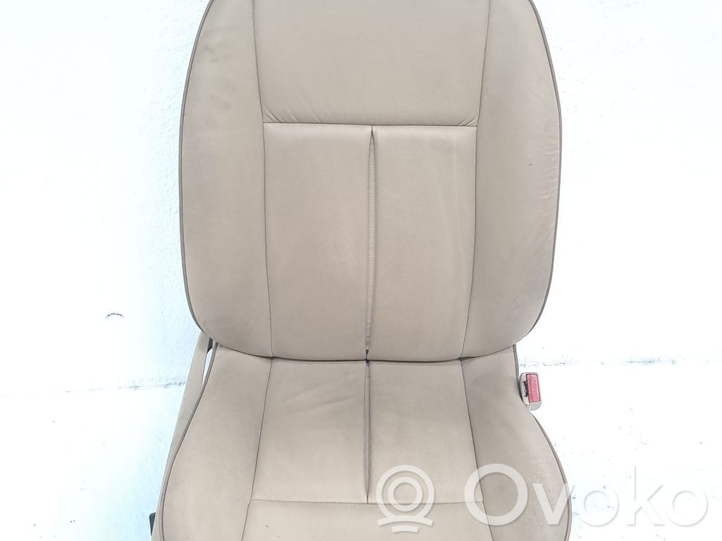 Etumatkustajan istuin   8845NK,8904TJ,8904WH