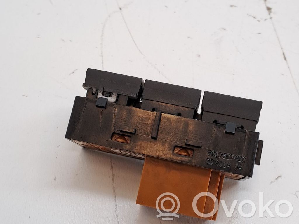 Peugeot 308 Module de contrôle carrosserie centrale 