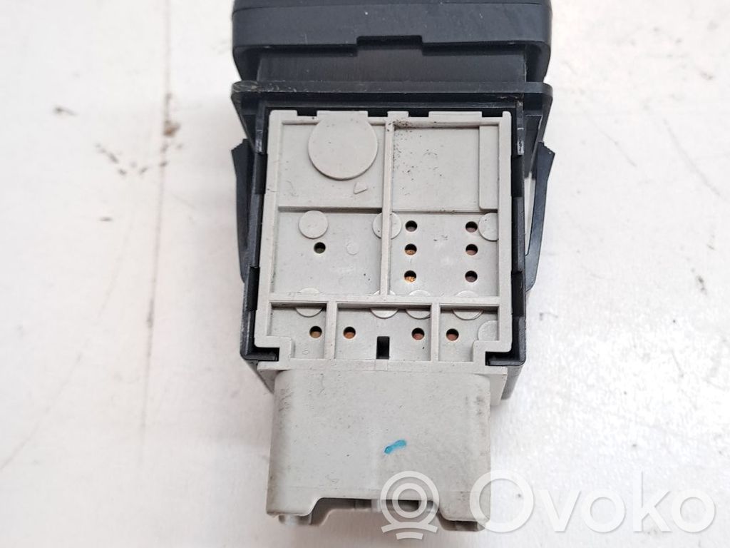 Unidad de control/módulo de carrocería central   3965062J20