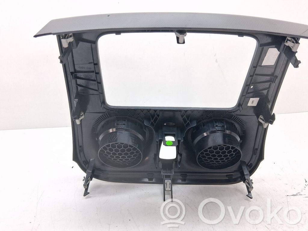 Moldura del panel   682602432R
