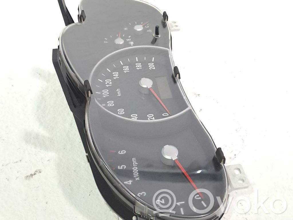KIA Carnival Geschwindigkeitsmesser Cockpit 