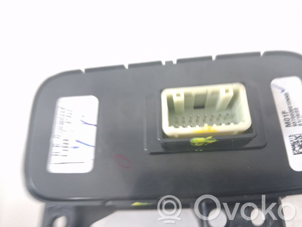 Hyundai i20 Active Pulsanti/interruttori sul volante