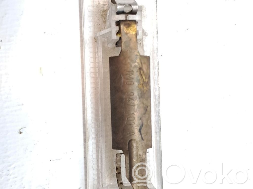 Garniture de console d'éclairage de ciel de toit   7L6947101A