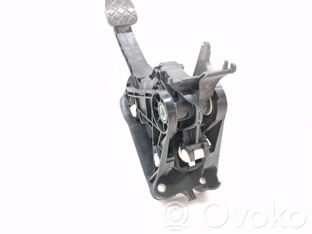 Pedal de embrague   5Q1721321C